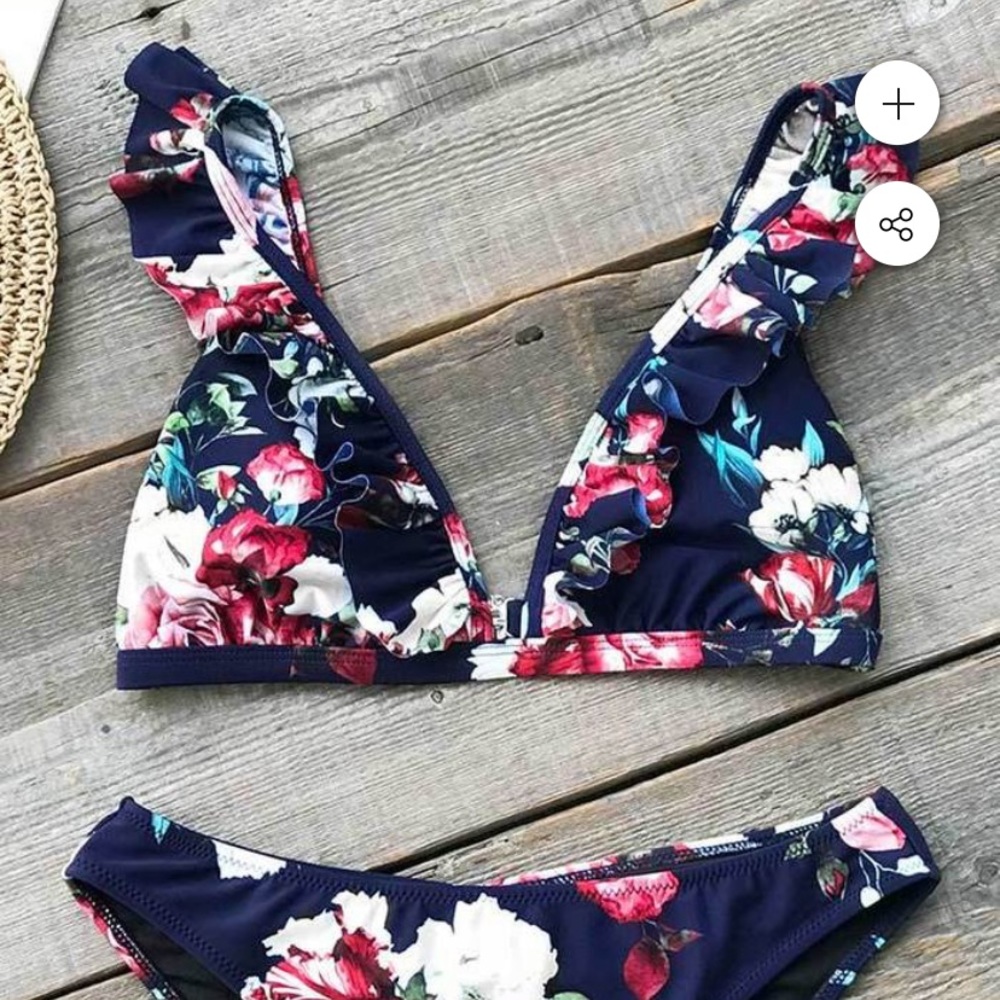 Cupshe Ruffled Floral Bikini